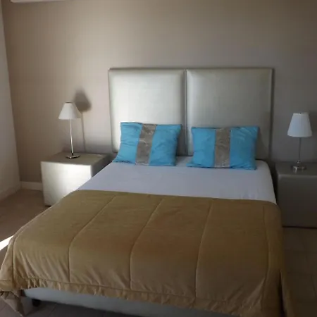 Holiday Ocean View Residences * Patroves